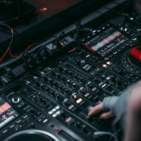 嗩吶混搭DJ國潮版-2025最炸裂土嗨神曲顛覆聽覺